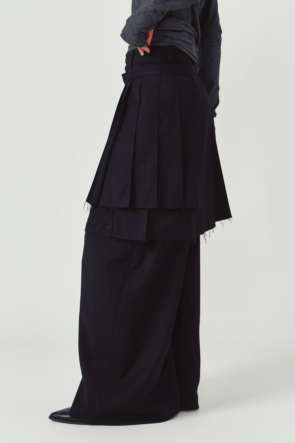 pleated skirt pants/black
