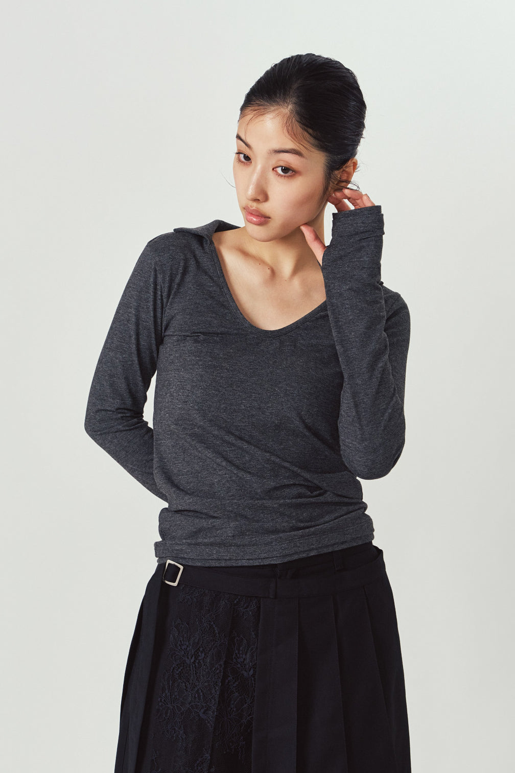 u-neck slim top/charcoal