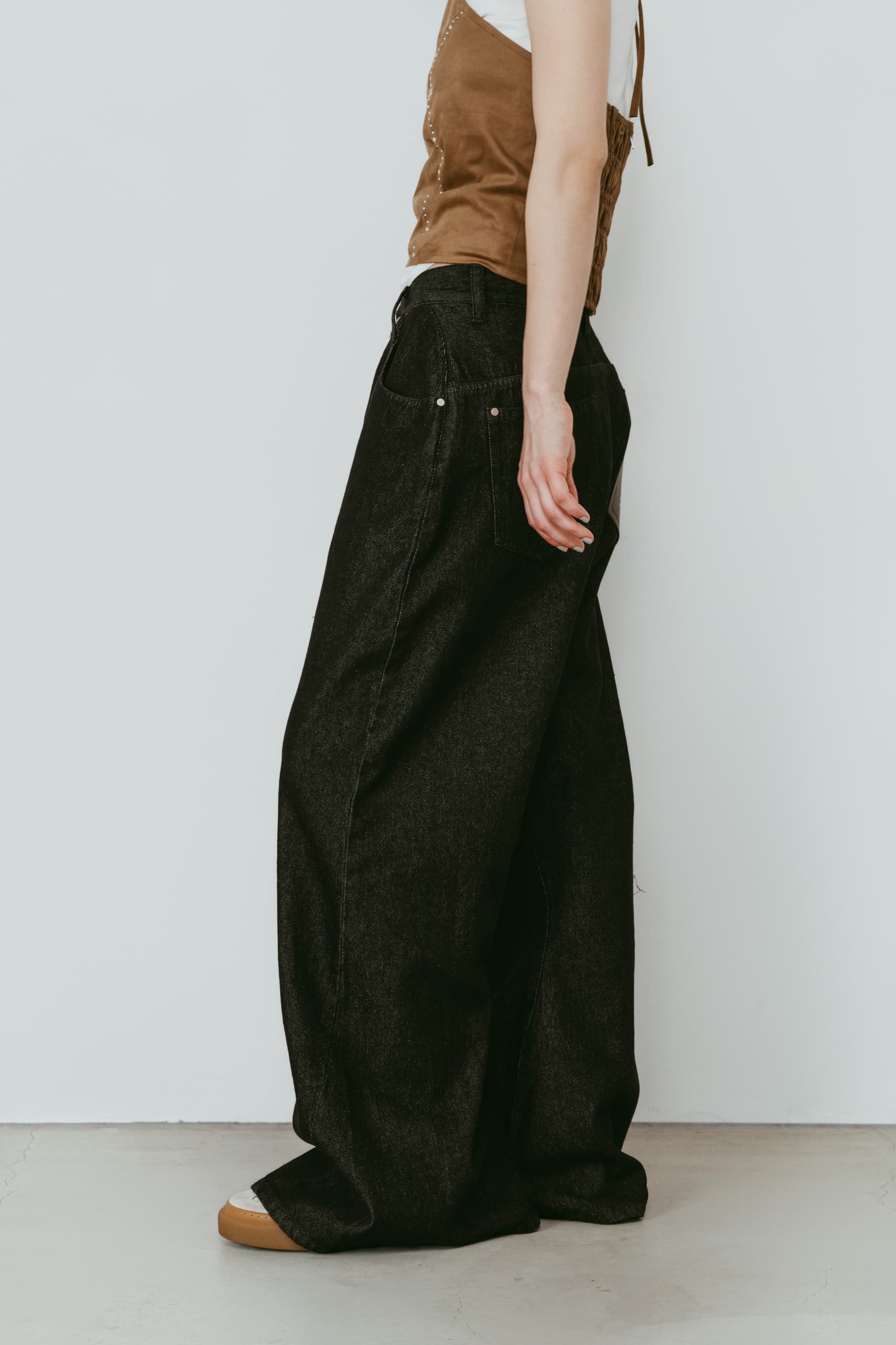 wide bell-bottom denim pants/black | KNUTH MARF