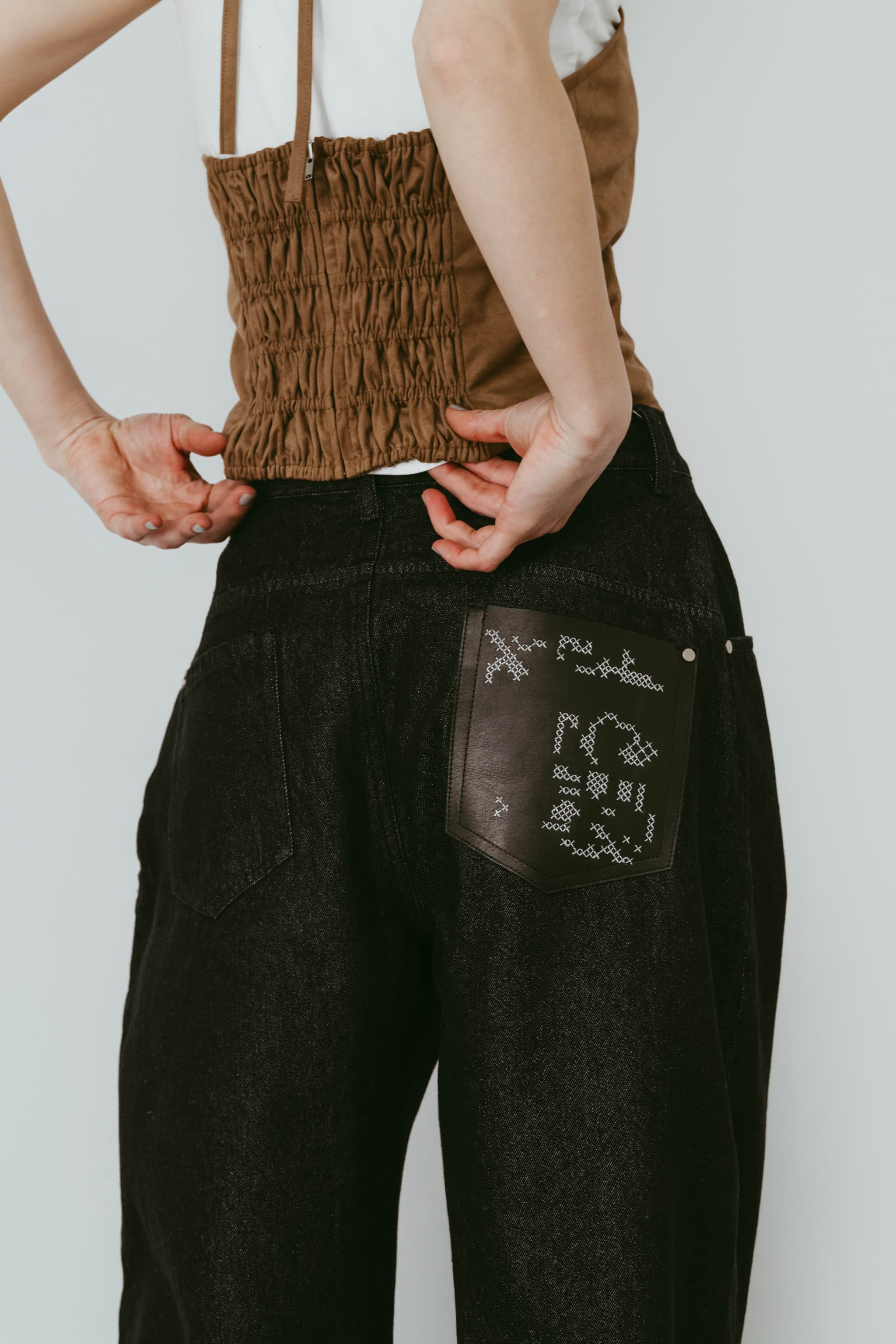 wide bell-bottom denim pants/black | KNUTH MARF