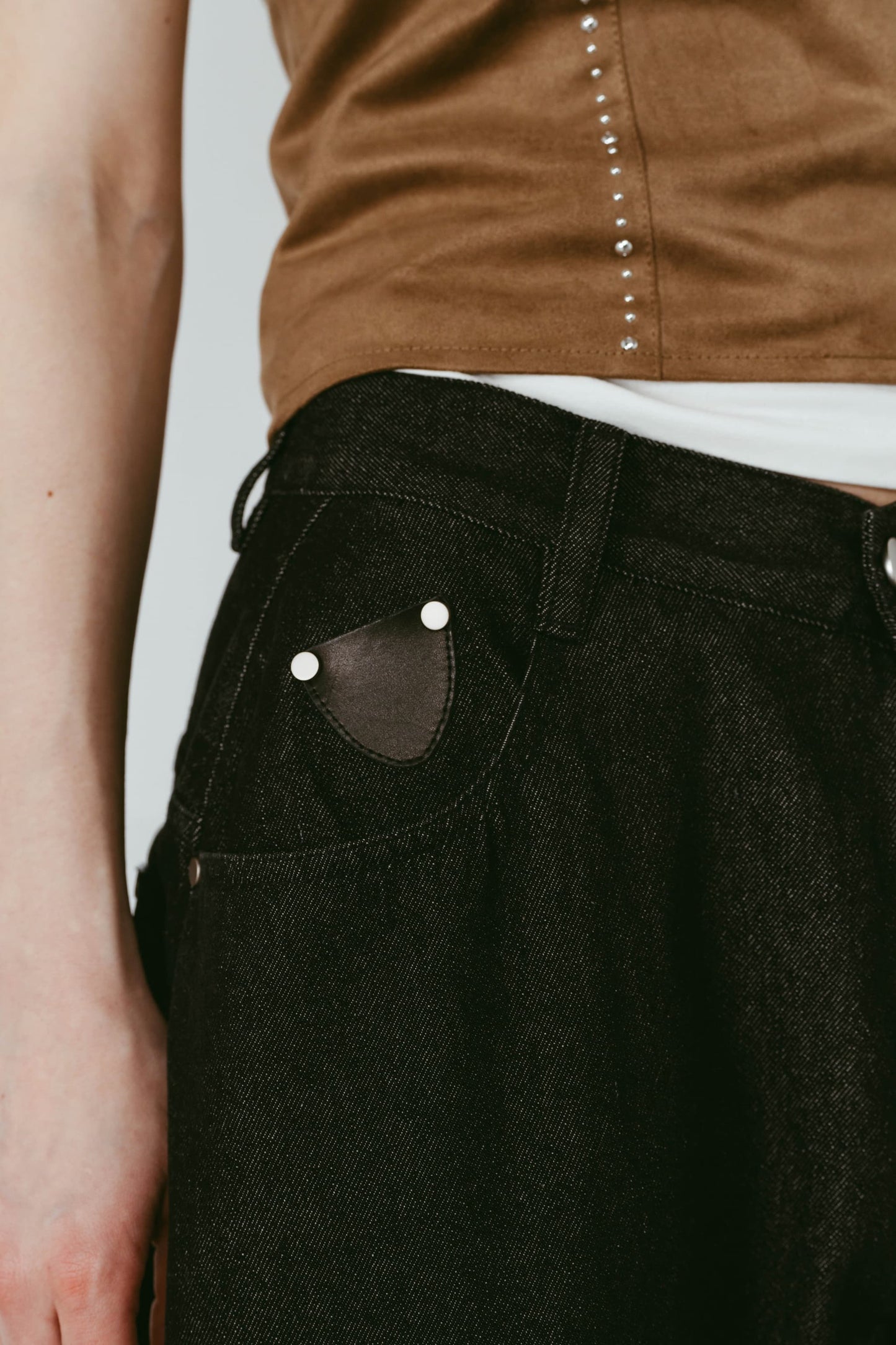 wide bell-bottom denim pants/black