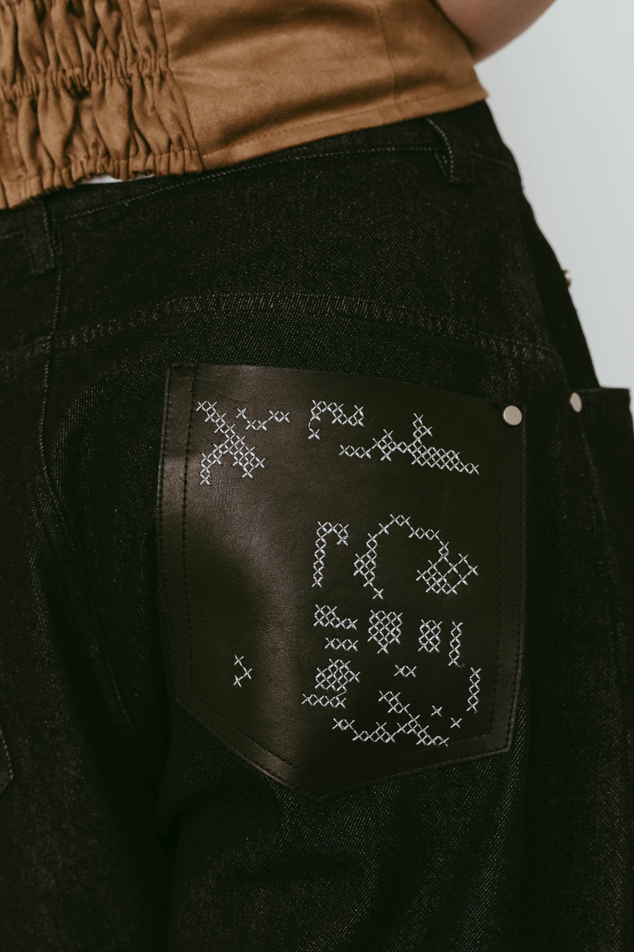 wide bell-bottom denim pants/black | KNUTH MARF
