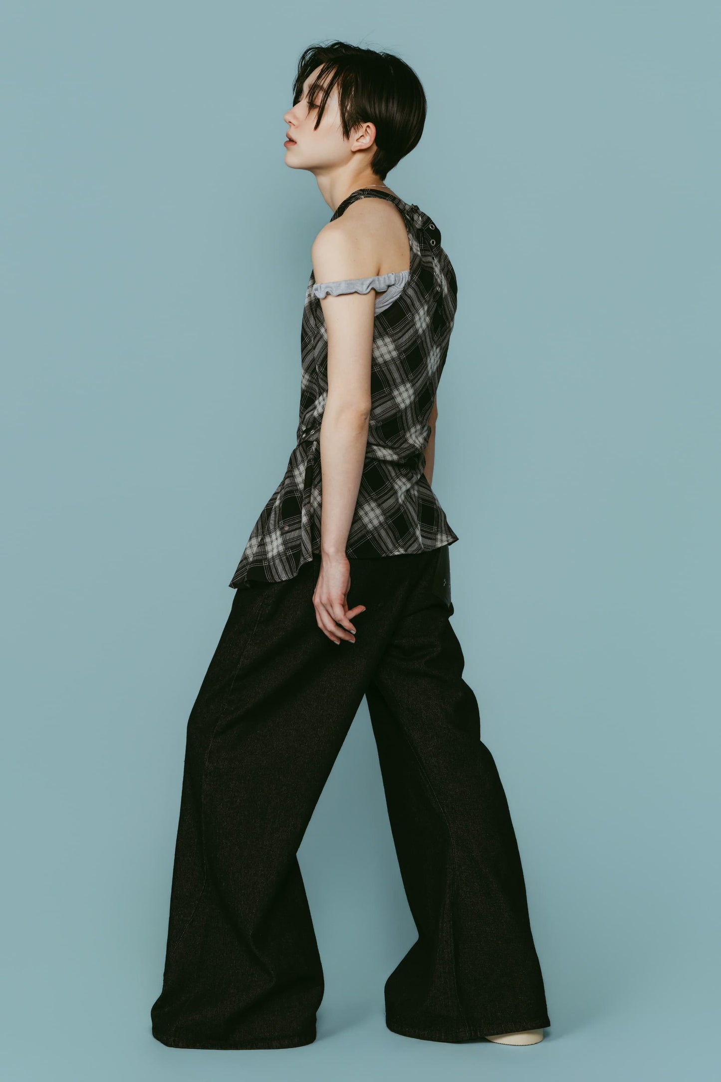 plaid halter neck blouse/black