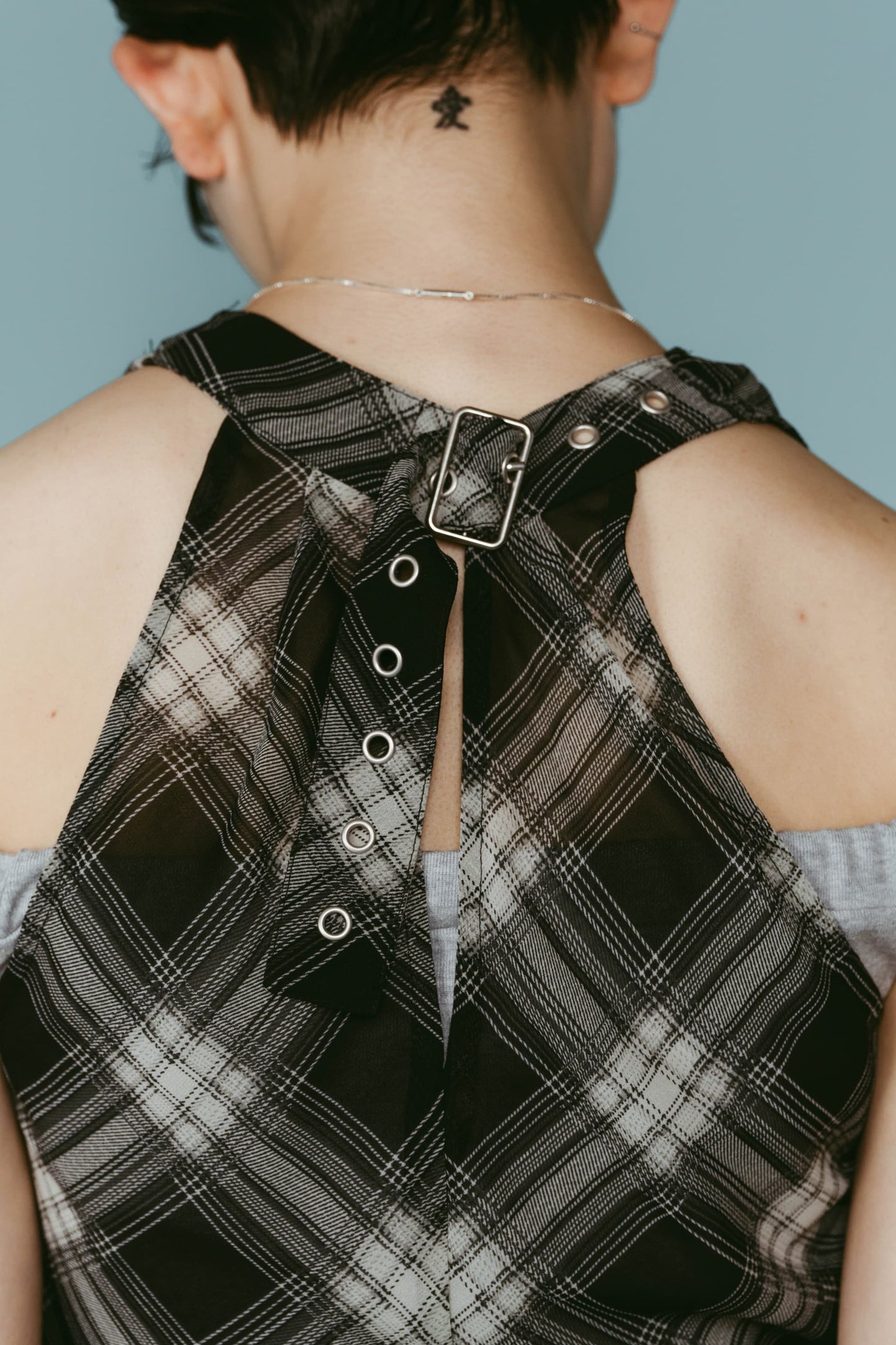 plaid halter neck blouse/black