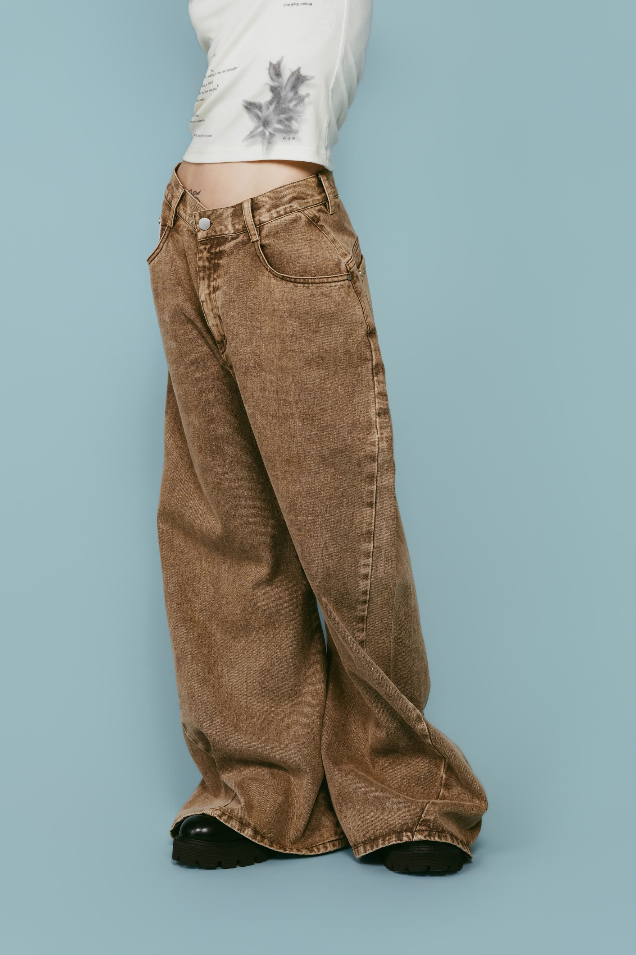 wide bell-bottom denim pants/brown | KNUTH MARF