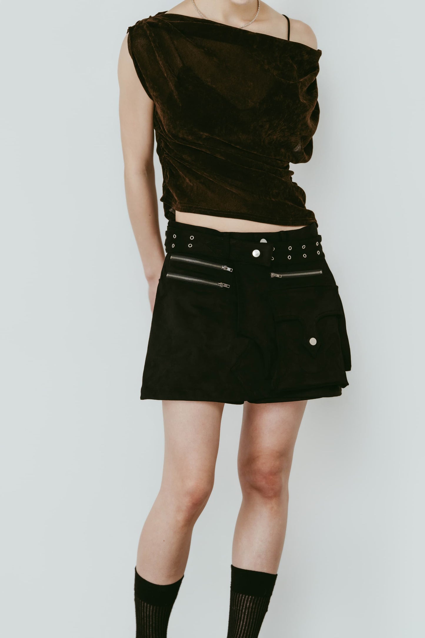 layered suede skort/black