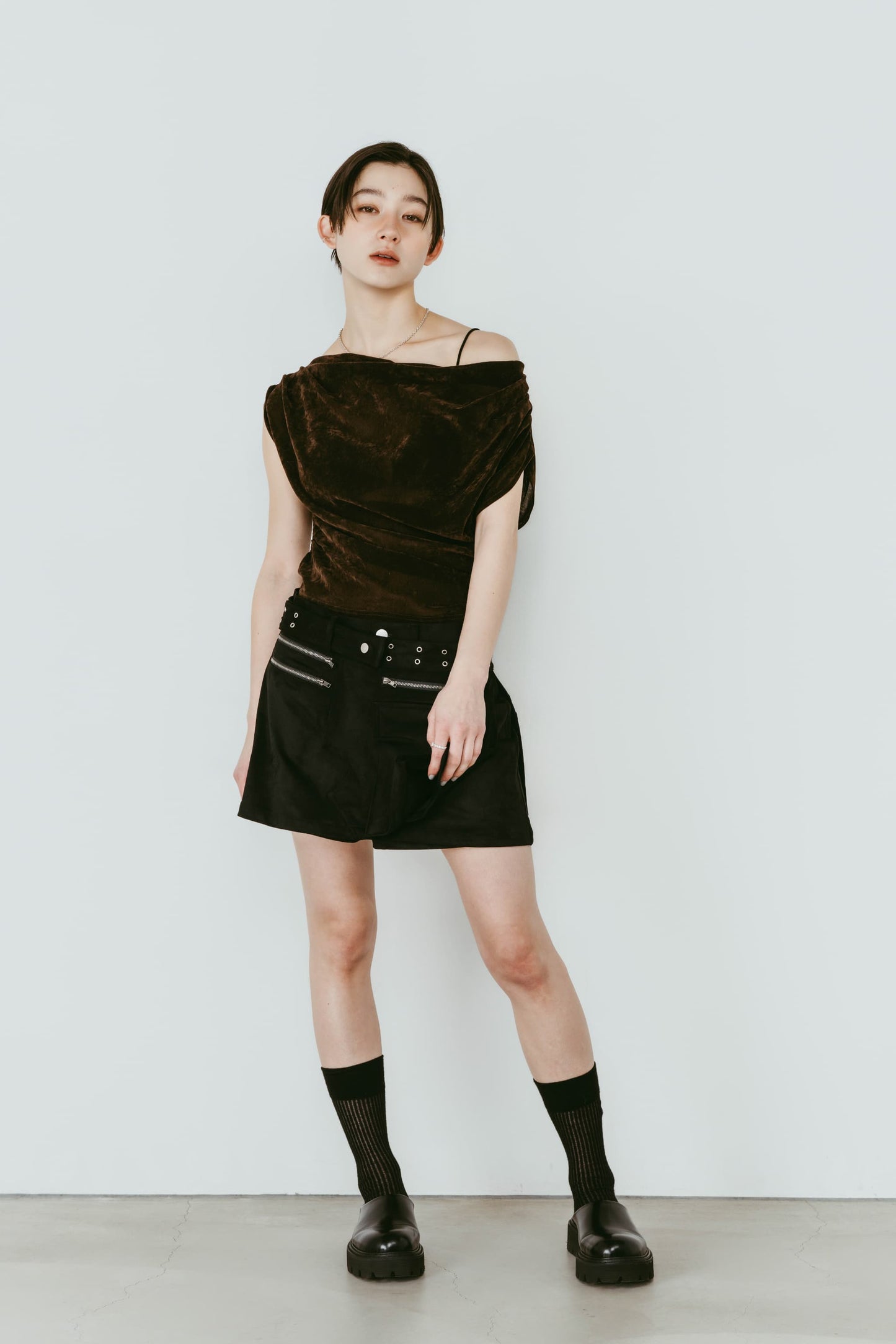 layered suede skort/black