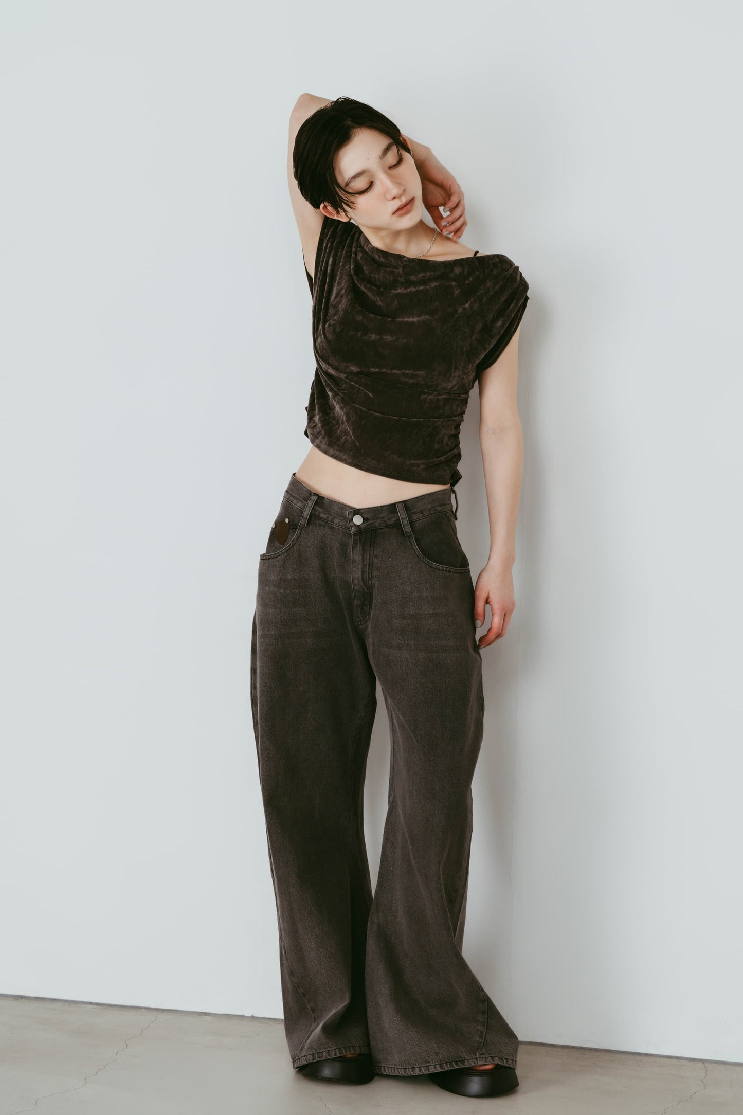 wide bell-bottom denim pants/gray
