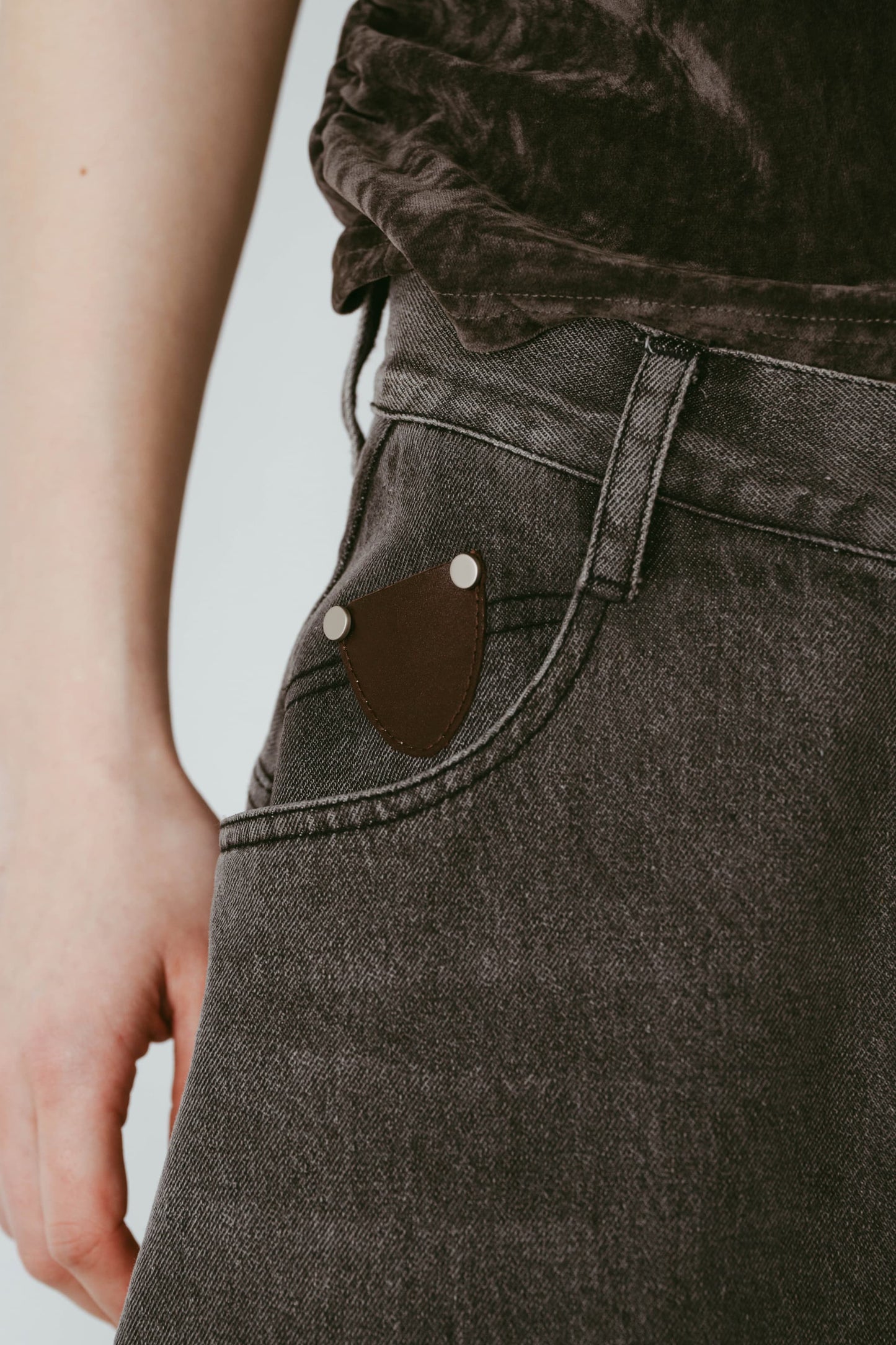 wide bell-bottom denim pants/gray