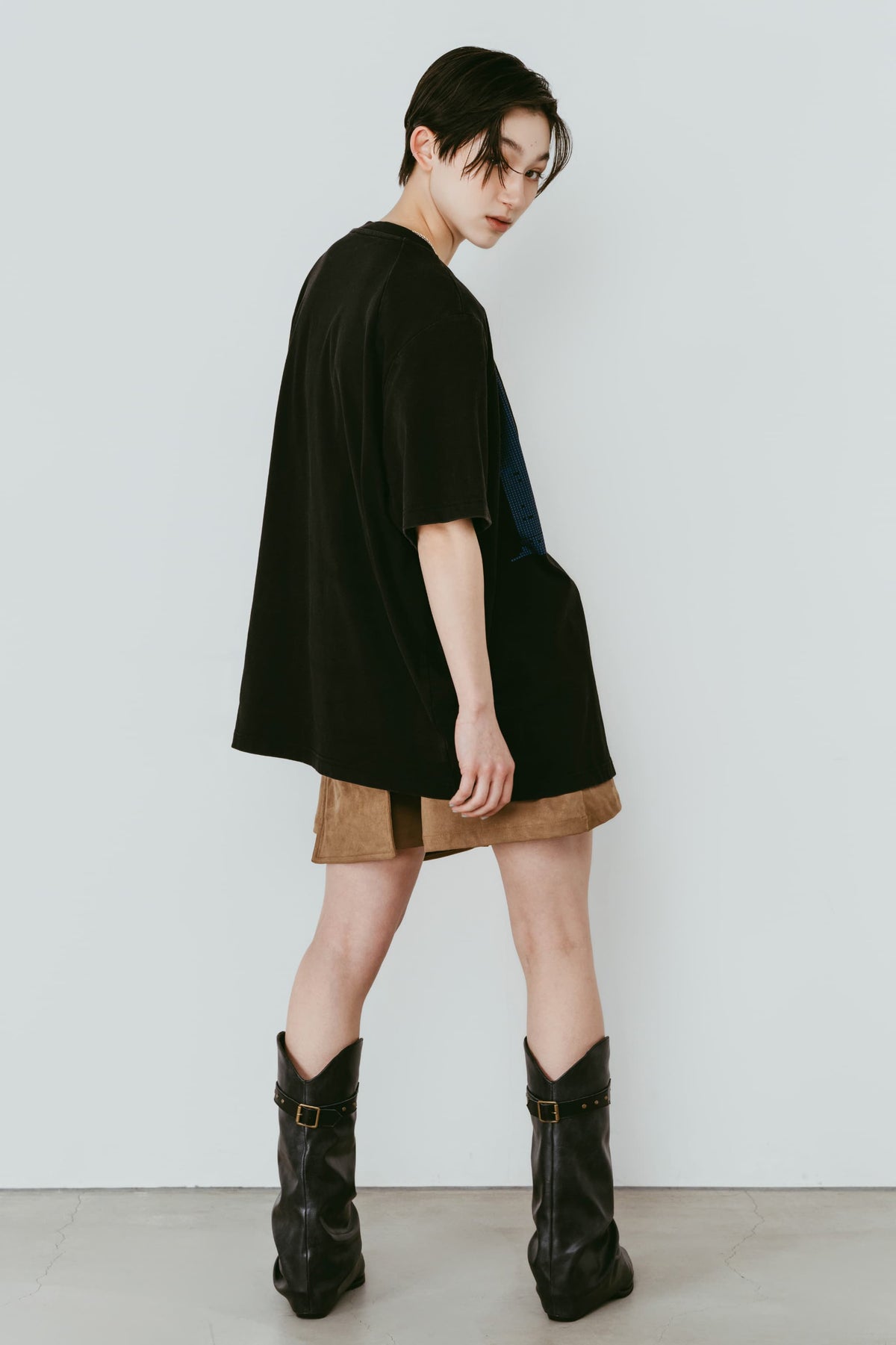 tuck detail oversized tee(unisex)/black