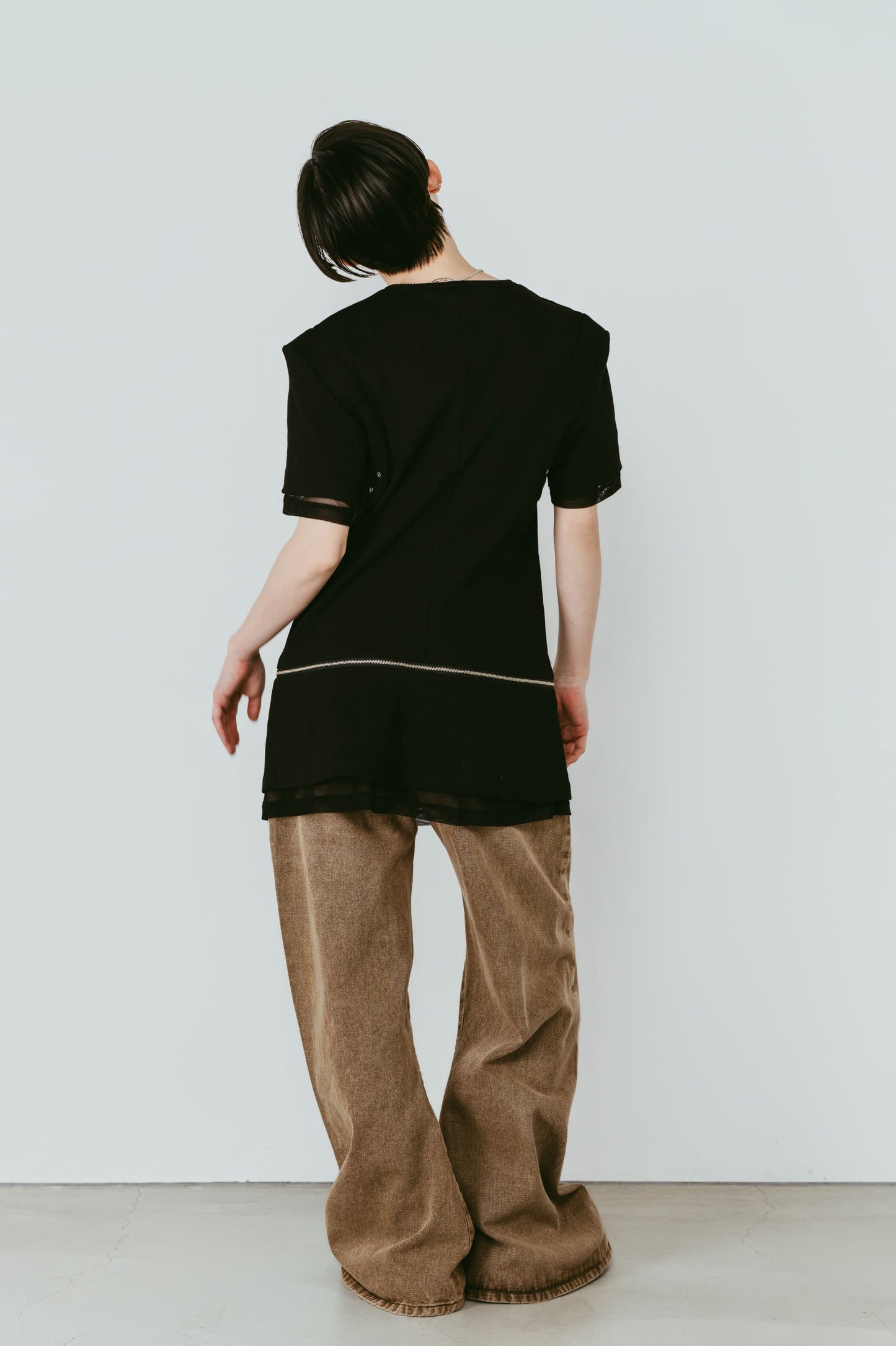 structured shoulder top/black