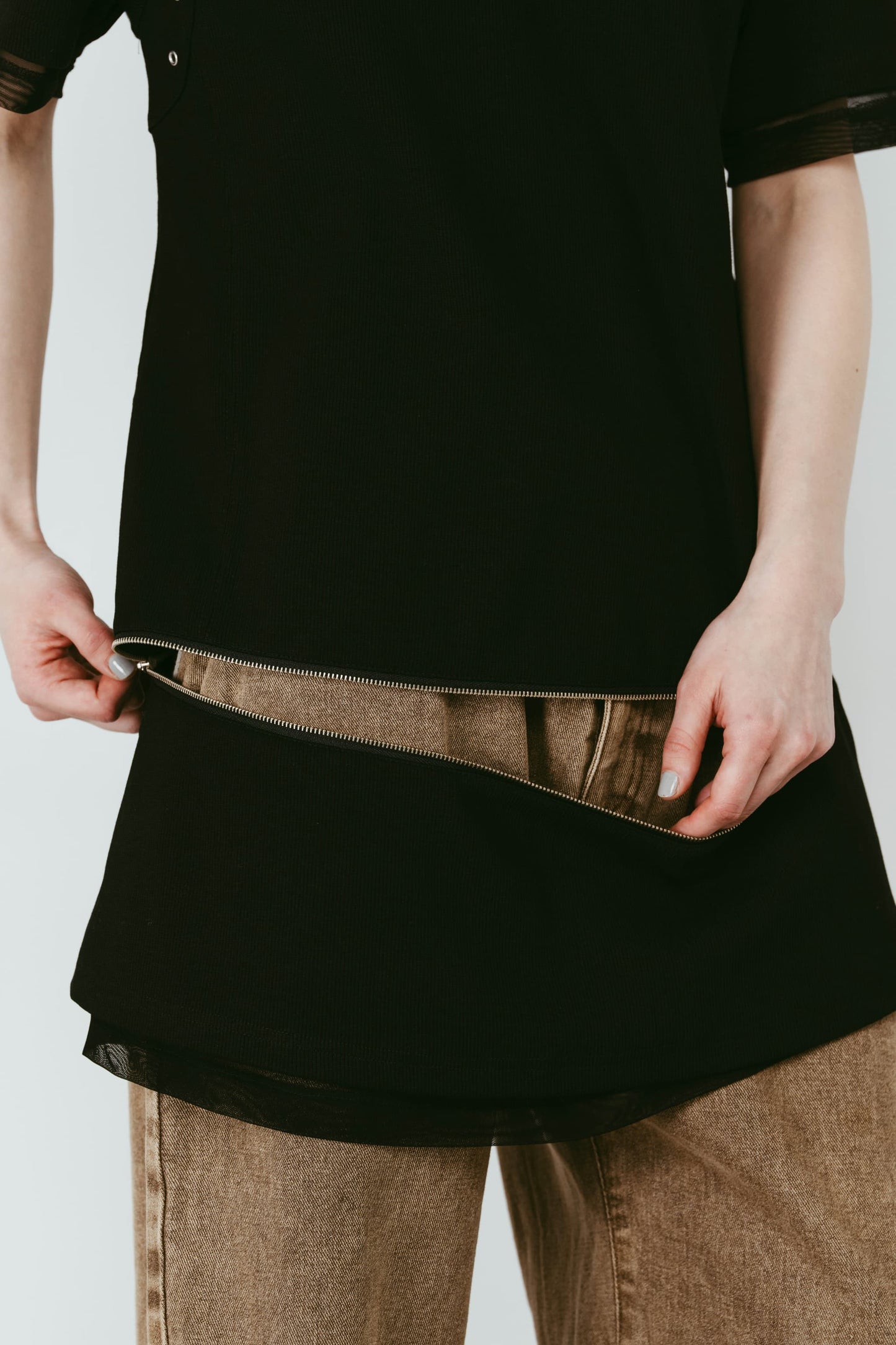 structured shoulder top/black