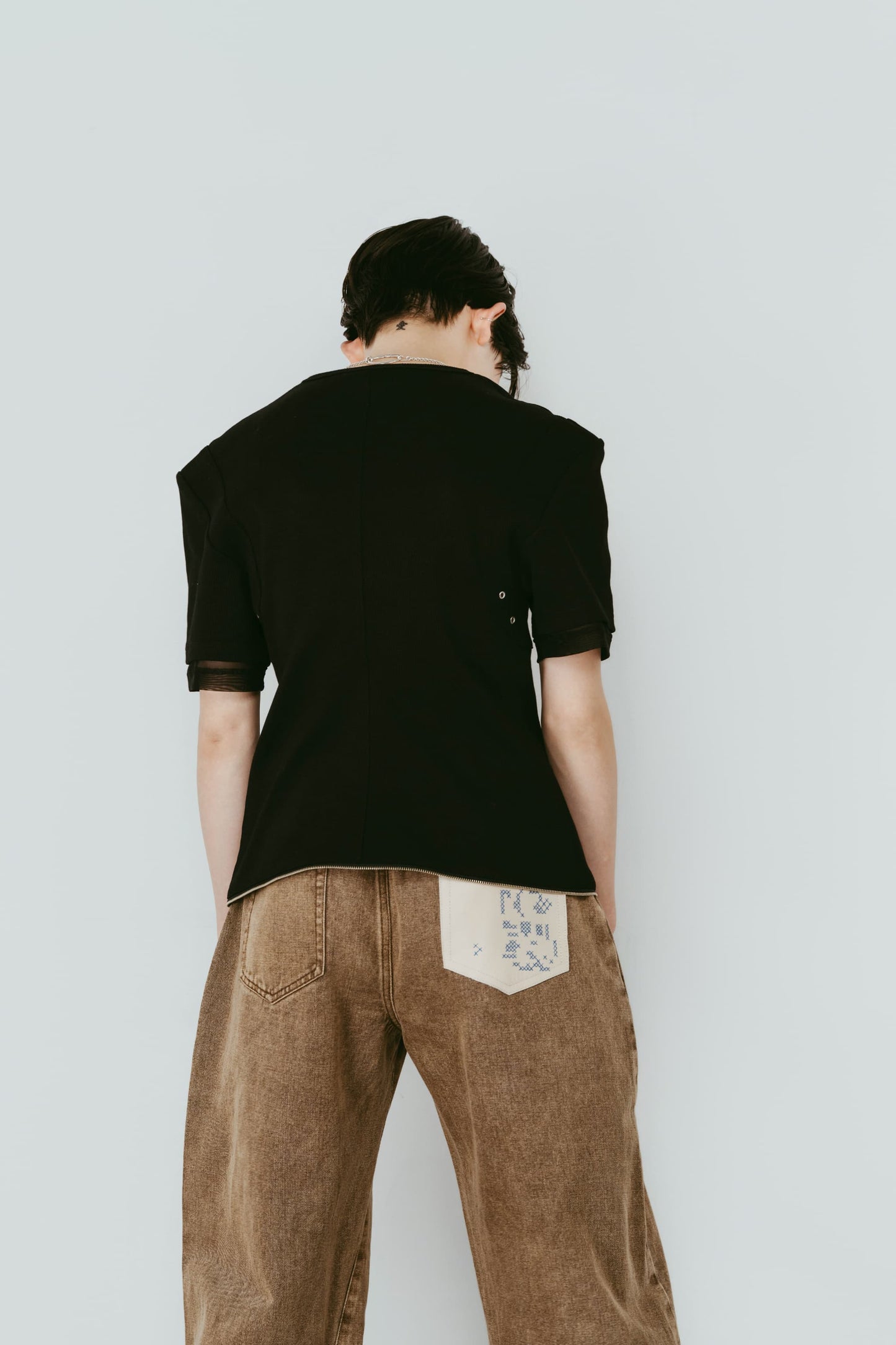 structured shoulder top/black