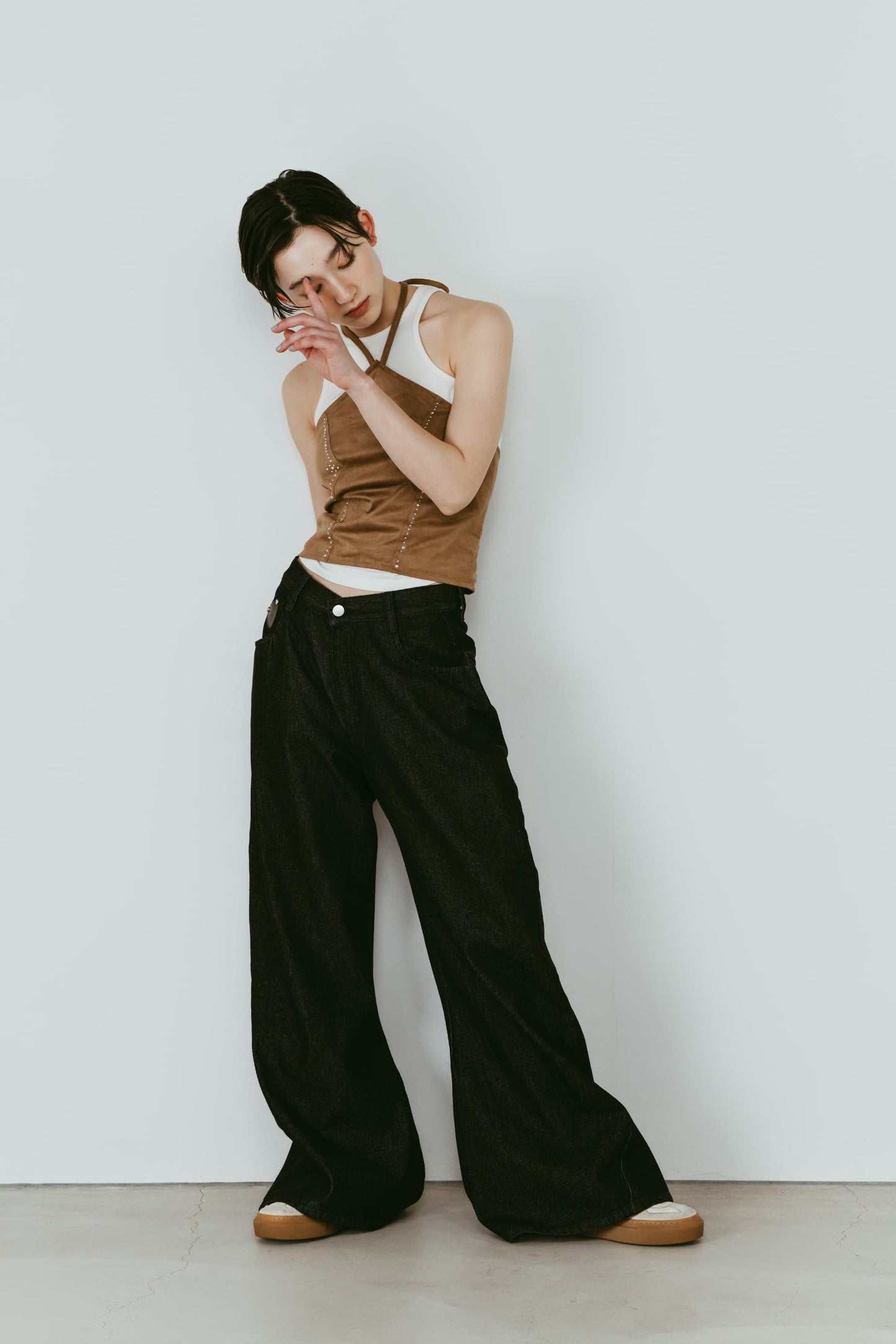 wide bell-bottom denim pants/black