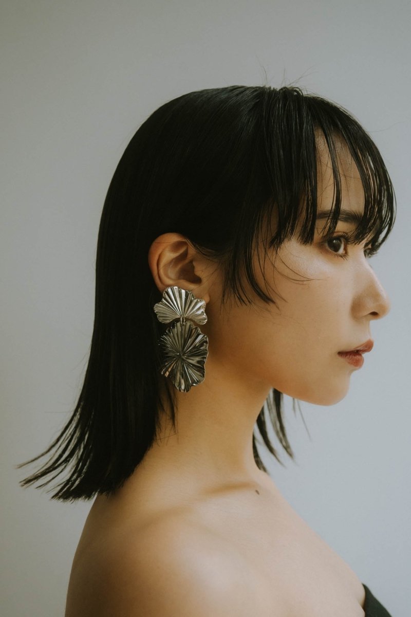 large flower earrings/piercedearrings | KNUTH MARF