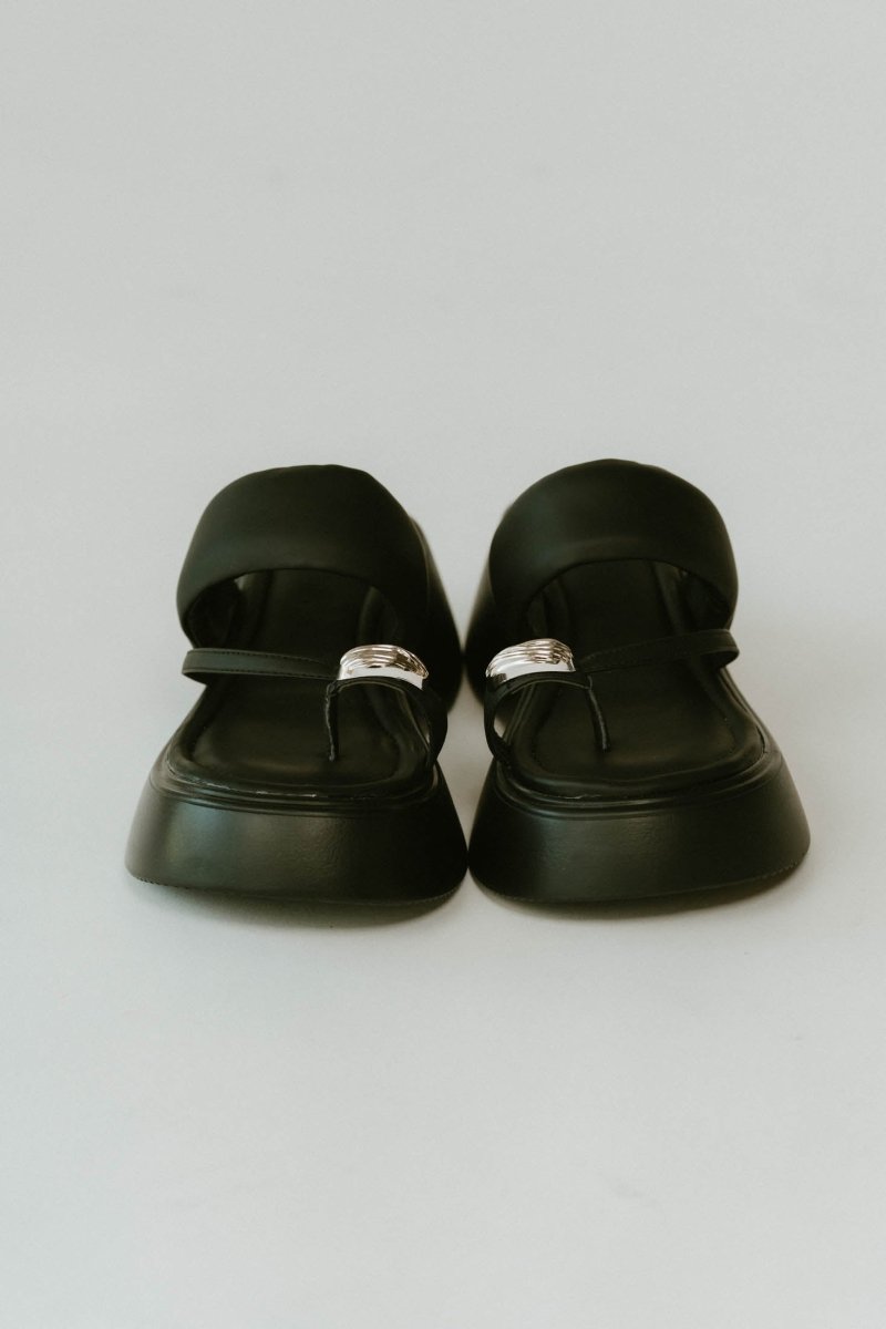 metal motif thong sandals/2color - KNUTH MARF