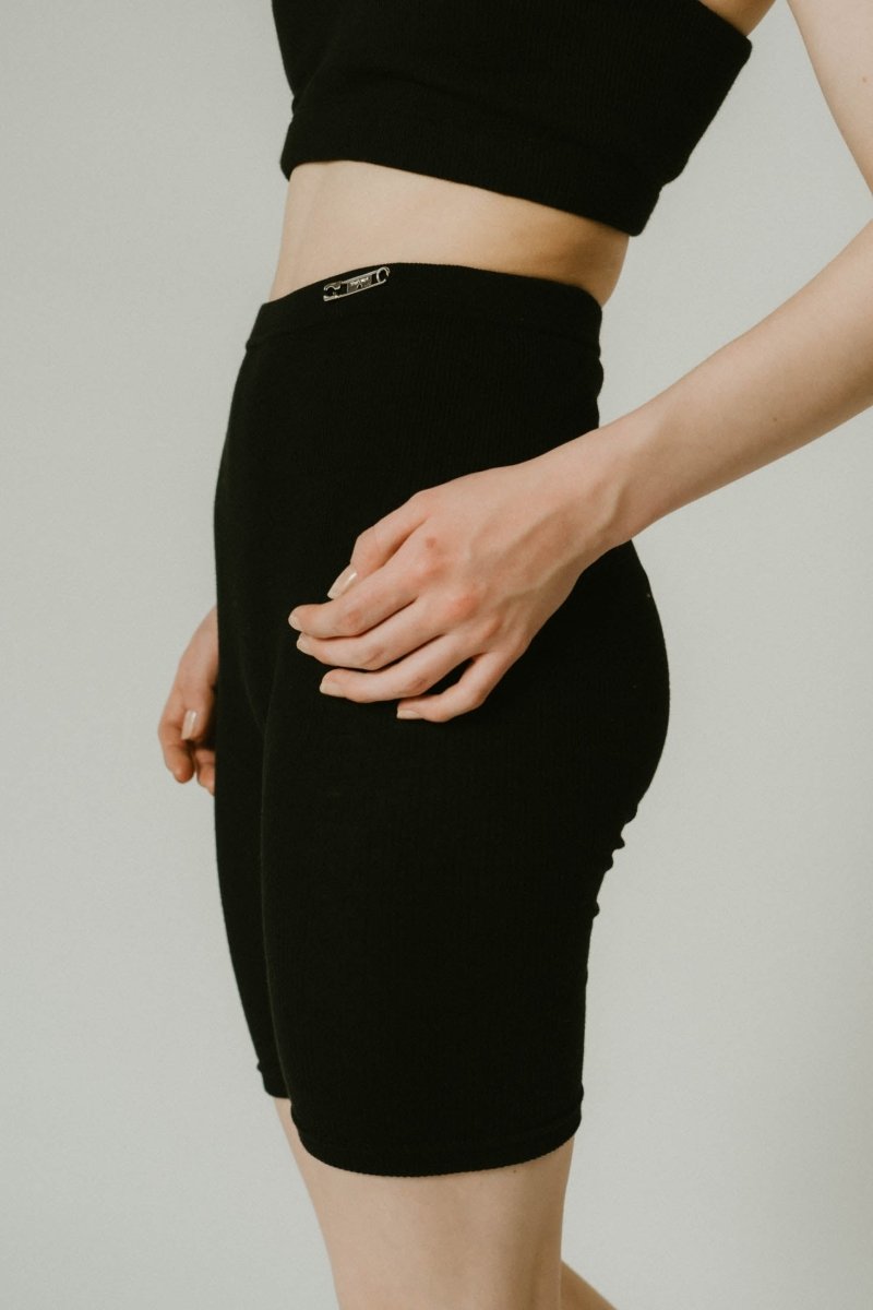  - On sale April 25th 21:00 - metal biker shorts/black - KNUTH MARF