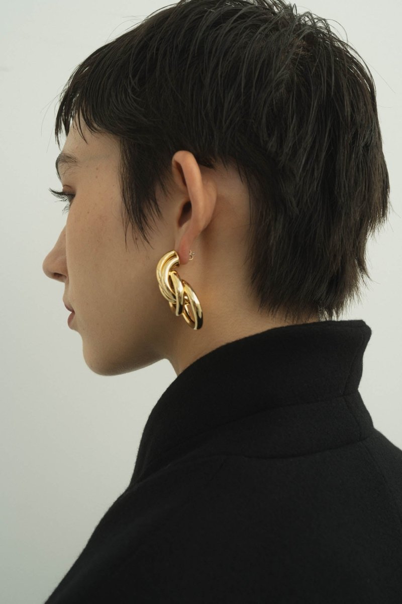 volume metal earring/pierced&earrings