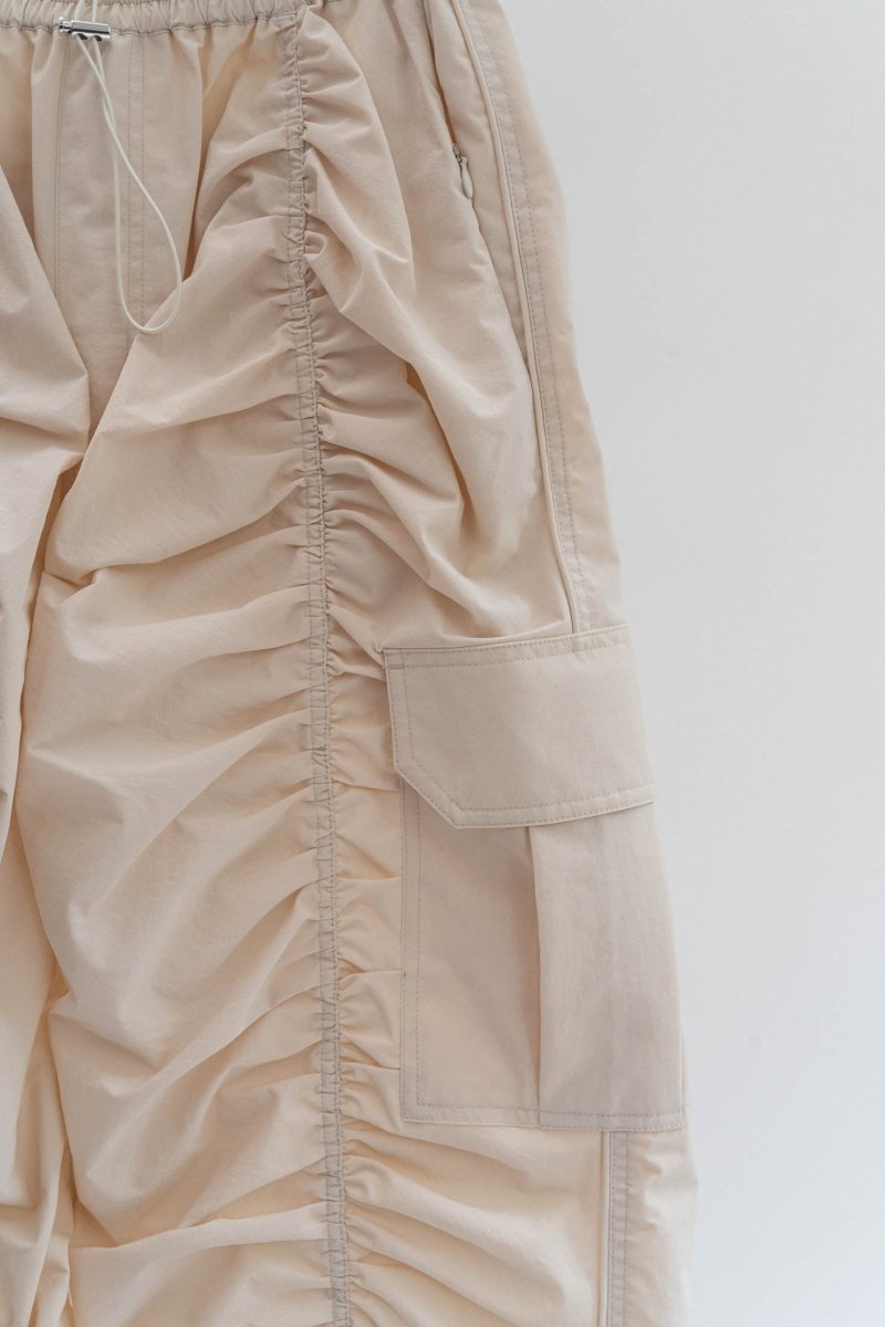 waterproof gathered pants/2color - KNUTH MARF