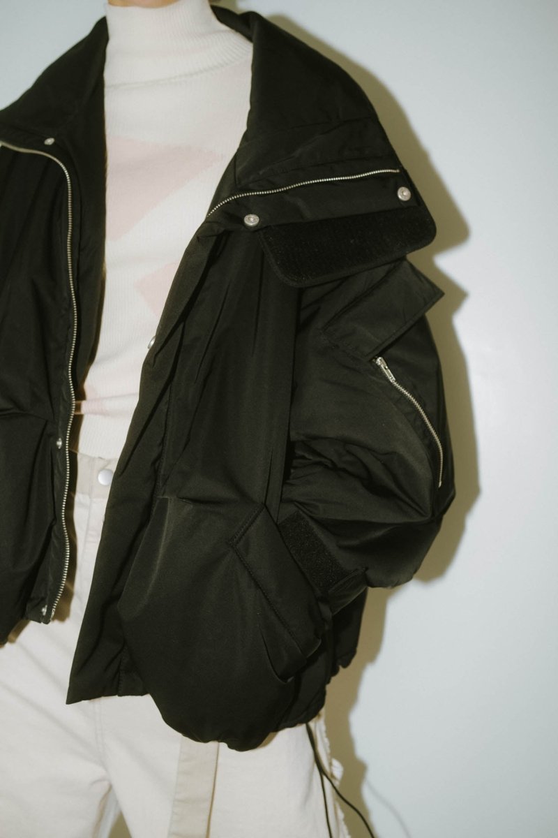 【12/28~出荷】stand collar down jacket(unisex)/black - KNUTH MARF
