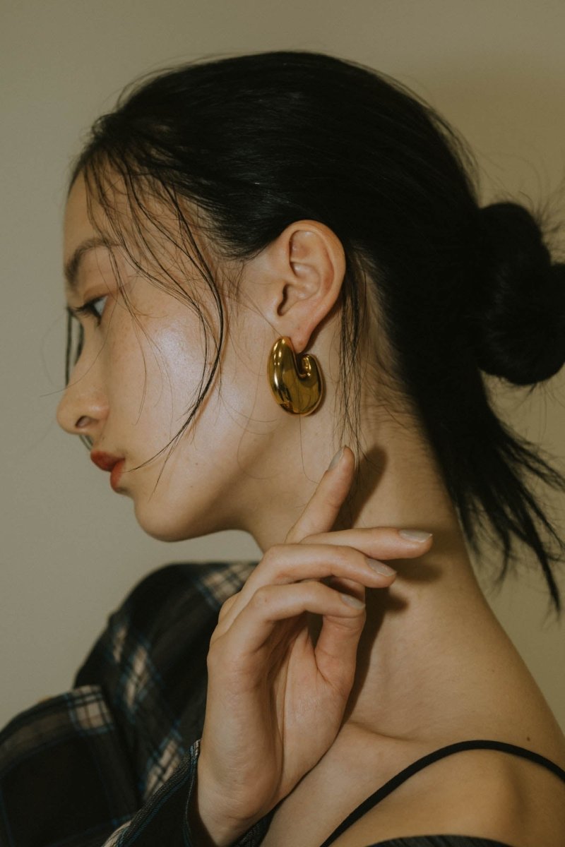 half moon pierced earrings/2color - KNUTH MARF